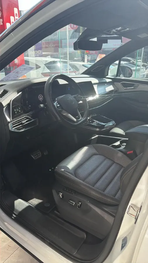 2021 Volkswagen Talagon 2.0T 220HP L4 7DCT,autocango,china used car exporter,china ev exporter,chinese used car exporter,chinese used ev exporter