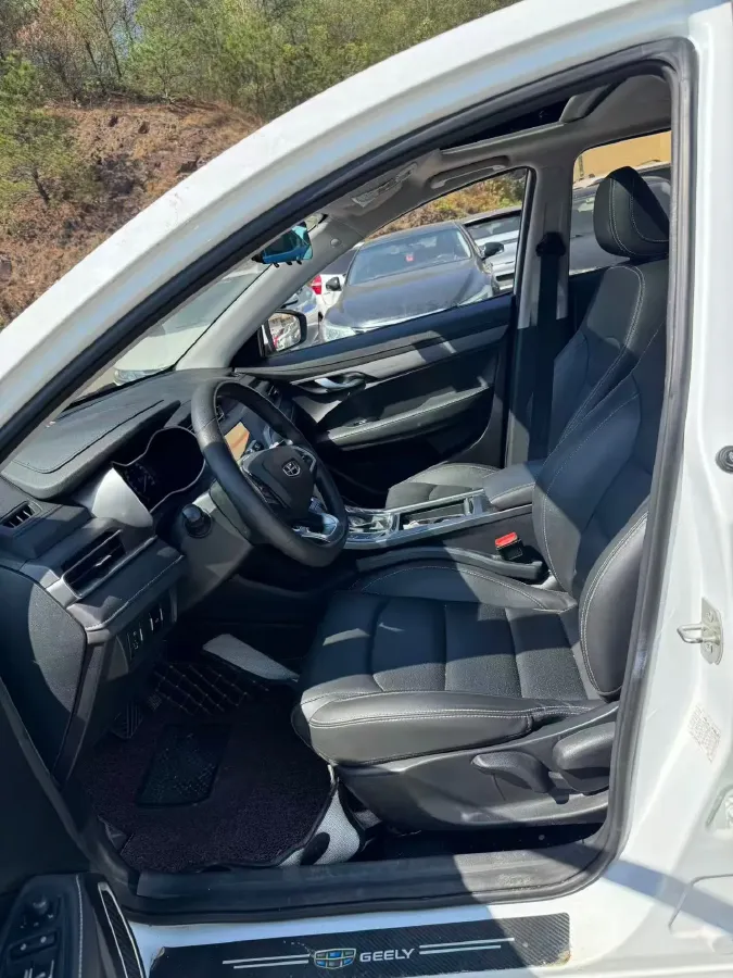 2021 BaoJun 530 1.5T 147HP L4 CVT,autocango,china used car exporter,china ev exporter,chinese used car exporter,chinese used ev exporter