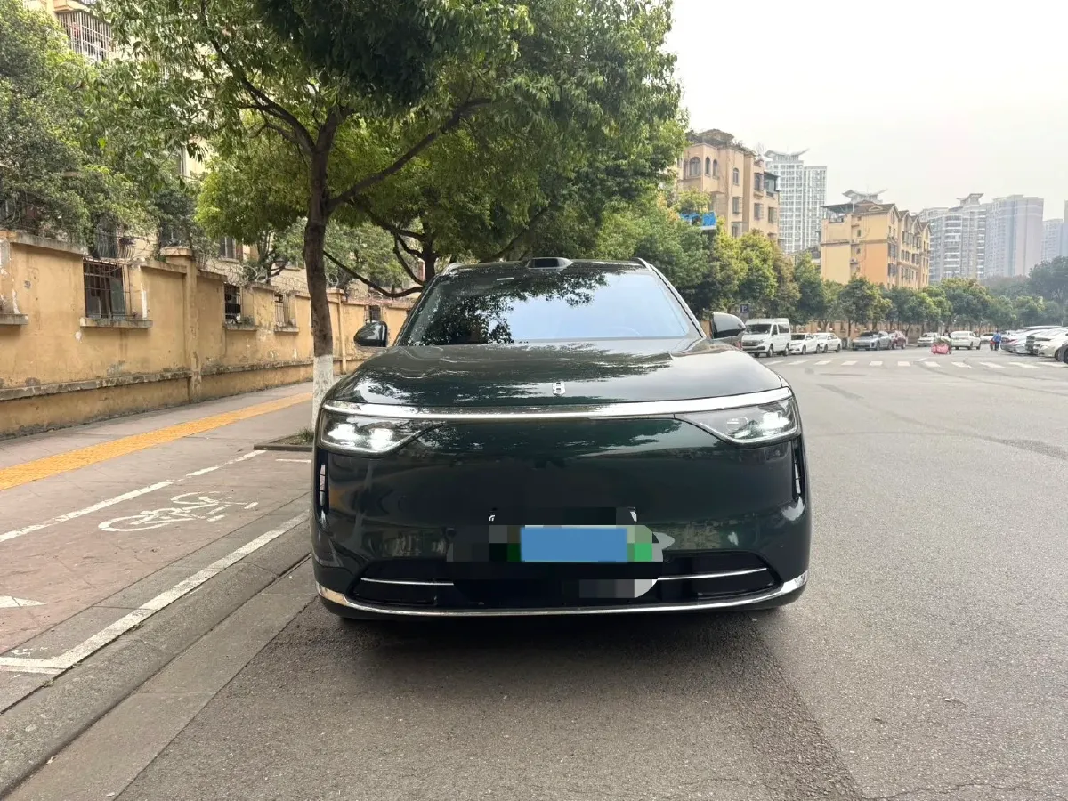2025 AITO AITO M8 REEV 160HP REEV 53.4KWH,autocango,china used car exporter,china ev exporter,chinese used car exporter,chinese used ev exporter