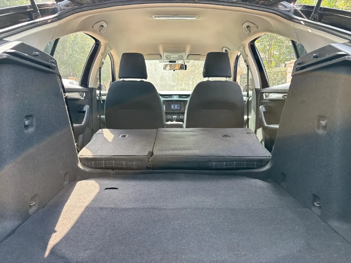 2019 Skoda Octavia 1.5L 116HP L4 6AT,autocango,china used car exporter,china ev exporter,chinese used car exporter,chinese used ev exporter