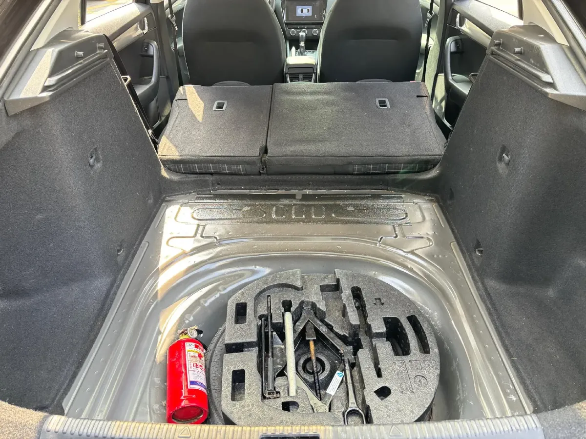 2019 Skoda Octavia 1.5L 116HP L4 6AT,autocango,china used car exporter,china ev exporter,chinese used car exporter,chinese used ev exporter