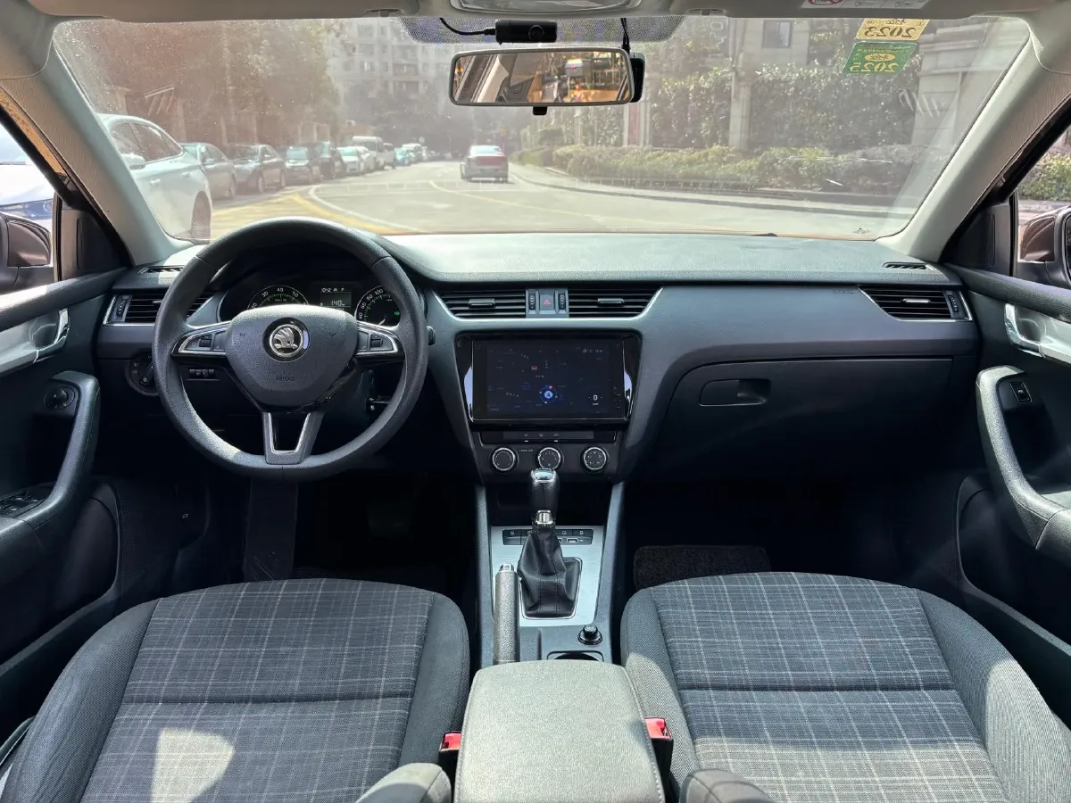 2019 Skoda Octavia 1.5L 116HP L4 6AT,autocango,china used car exporter,china ev exporter,chinese used car exporter,chinese used ev exporter