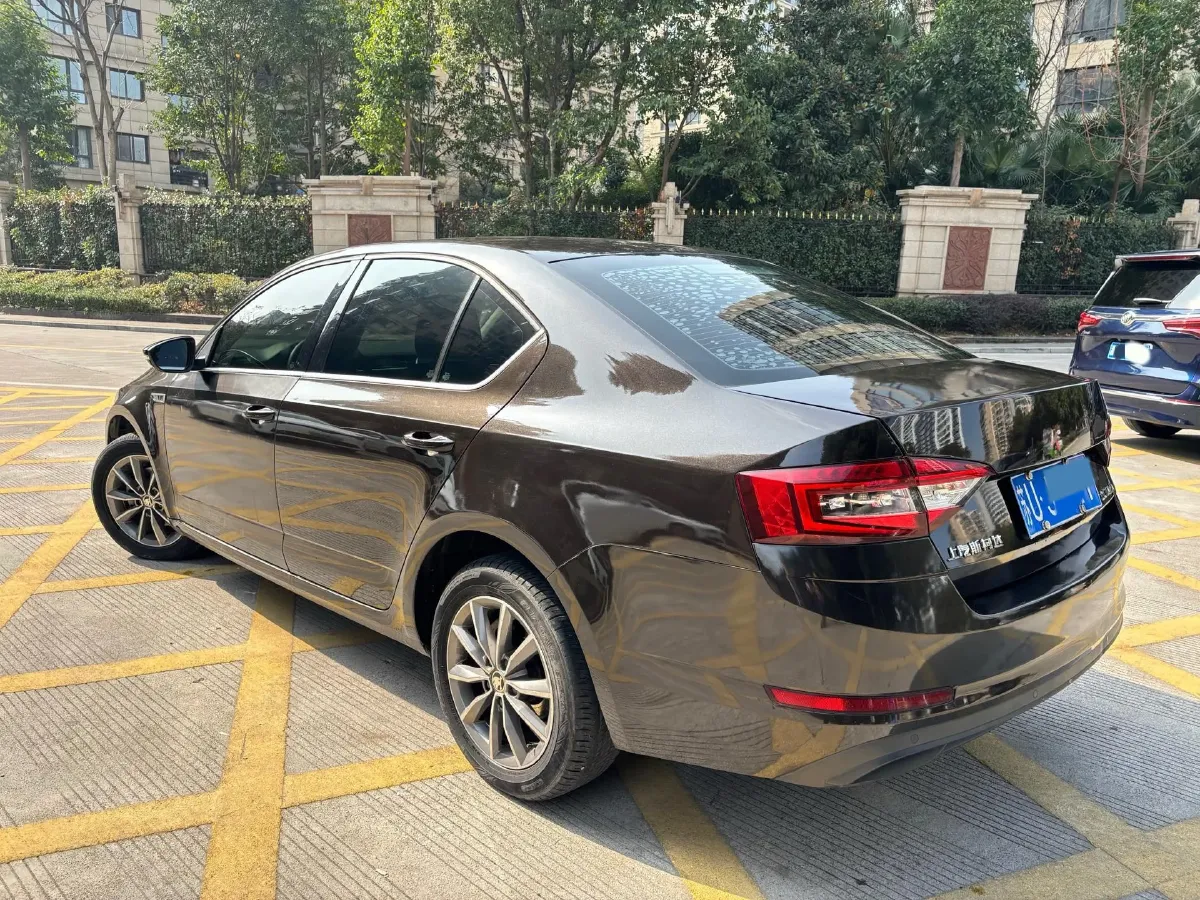 2019 Skoda Octavia 1.5L 116HP L4 6AT,autocango,china used car exporter,china ev exporter,chinese used car exporter,chinese used ev exporter