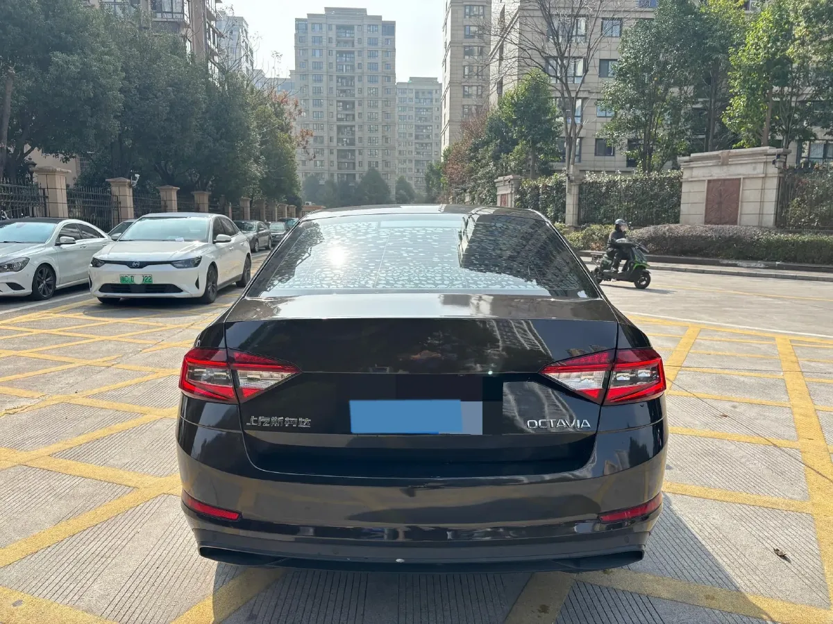 2019 Skoda Octavia 1.5L 116HP L4 6AT,autocango,china used car exporter,china ev exporter,chinese used car exporter,chinese used ev exporter