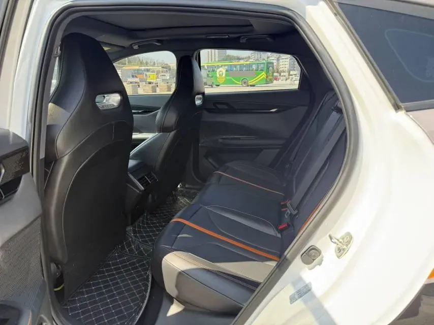 2024 ChangAn UNI-V 1.5T 188HP L4 7DCT,autocango,china used car exporter,china ev exporter,chinese used car exporter,chinese used ev exporter