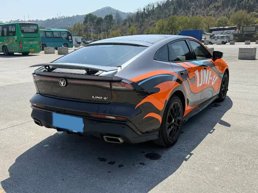 2024 ChangAn UNI-V 1.5T 188HP L4 7DCT,autocango,china used car exporter,china ev exporter,chinese used car exporter,chinese used ev exporter