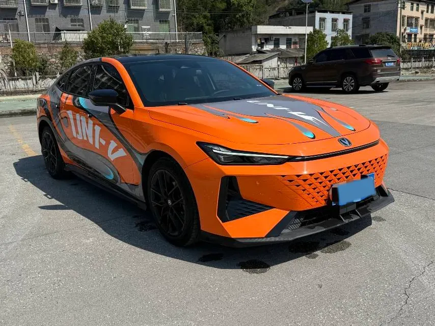 2024 ChangAn UNI-V 1.5T 188HP L4 7DCT,autocango,china used car exporter,china ev exporter,chinese used car exporter,chinese used ev exporter