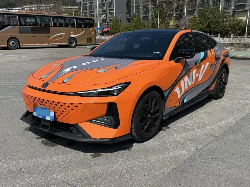2024 ChangAn UNI-V 1.5T 188HP L4 7DCT,autocango,china used car exporter,china ev exporter,chinese used car exporter,chinese used ev exporter