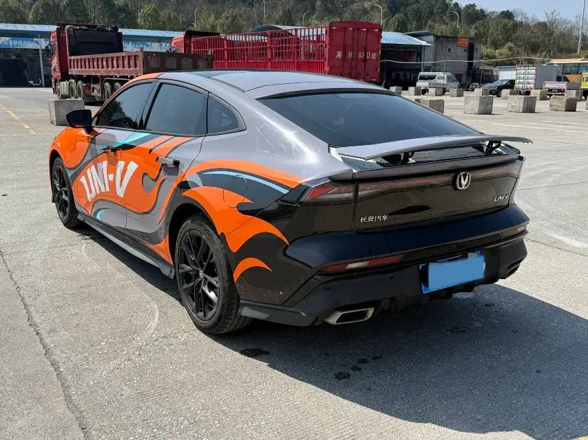 2024 ChangAn UNI-V 1.5T 188HP L4 7DCT,autocango,china used car exporter,china ev exporter,chinese used car exporter,chinese used ev exporter