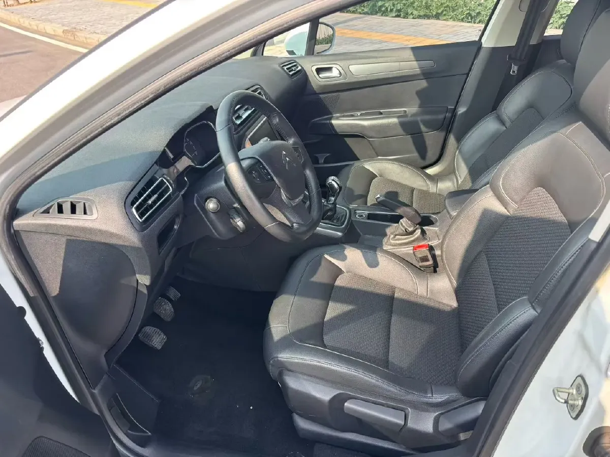 2016 Citroen C4 C-Quatre 1.6L 117HP L4 5MT,autocango,china used car exporter,china ev exporter,chinese used car exporter,chinese used ev exporter