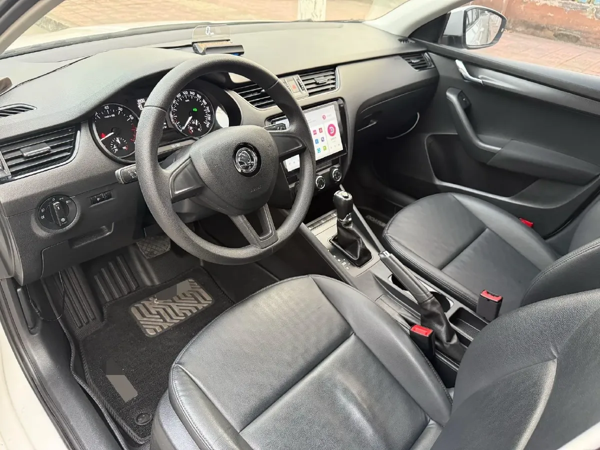 2017 Skoda Octavia 1.6L 110HP L4 6AT,autocango,china used car exporter,china ev exporter,chinese used car exporter,chinese used ev exporter