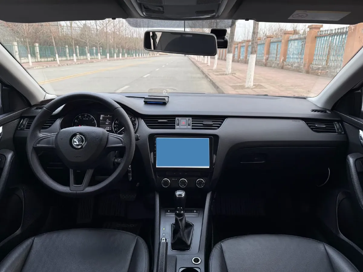 2017 Skoda Octavia 1.6L 110HP L4 6AT,autocango,china used car exporter,china ev exporter,chinese used car exporter,chinese used ev exporter