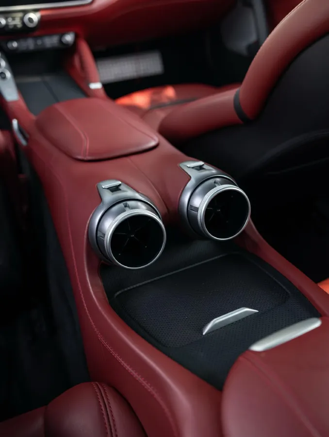 2017 Ferrari GTC4 Lusso 3.9T 609HP V8 7DCT,autocango,china used car exporter,china ev exporter,chinese used car exporter,chinese used ev exporter