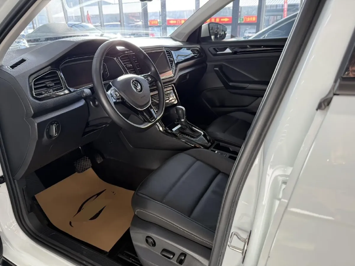 2022 Volkswagen T-Roc 1.4T 150HP L4 7DCT,autocango,china used car exporter,china ev exporter,chinese used car exporter,chinese used ev exporter