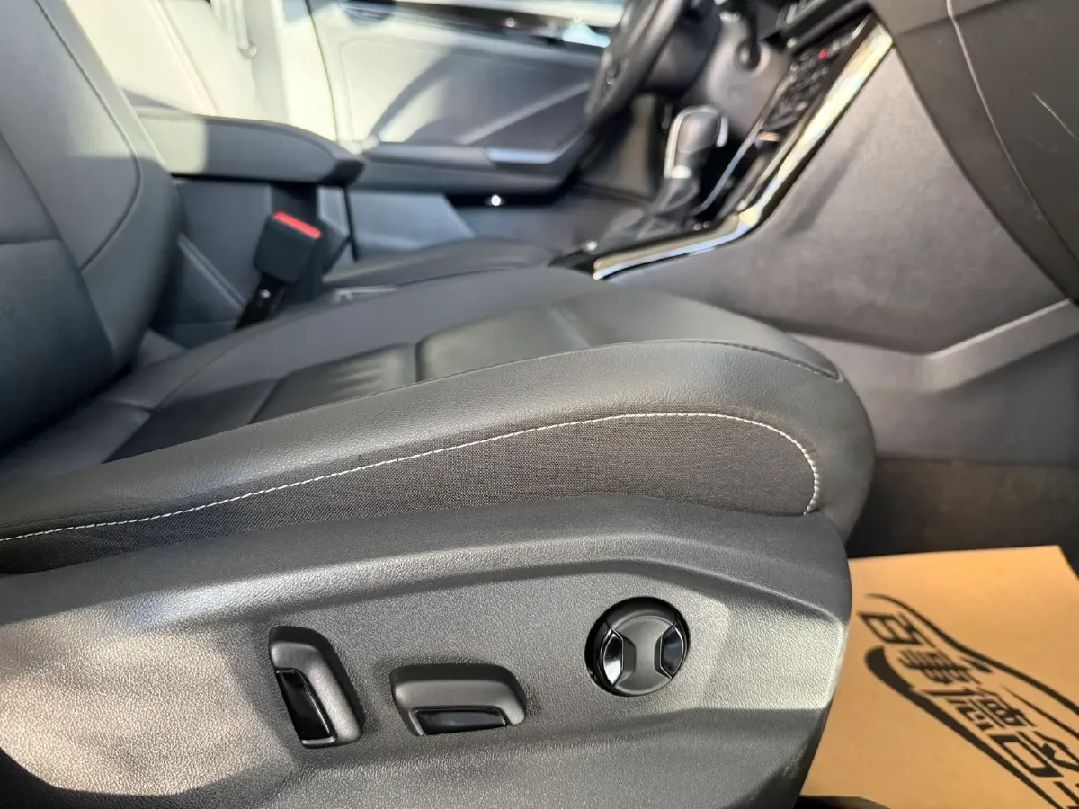 2022 Volkswagen T-Roc 1.4T 150HP L4 7DCT,autocango,china used car exporter,china ev exporter,chinese used car exporter,chinese used ev exporter