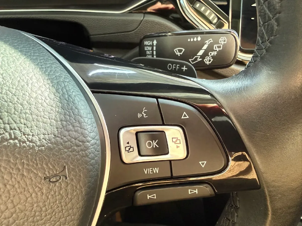 2022 Volkswagen T-Roc 1.4T 150HP L4 7DCT,autocango,china used car exporter,china ev exporter,chinese used car exporter,chinese used ev exporter