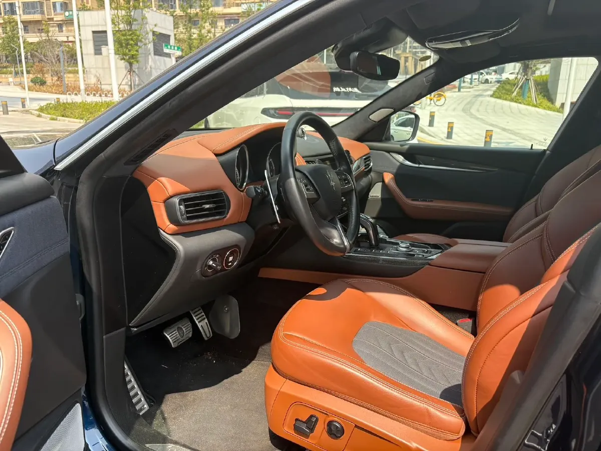 2019 Maserati Levante 3.0T 350HP V6 8AT,autocango,china used car exporter,china ev exporter,chinese used car exporter,chinese used ev exporter