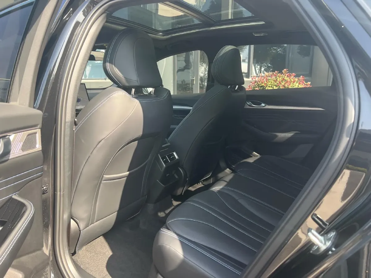 2025 Geely Preface 1.5T 181HP L4 7DCT,autocango,china used car exporter,china ev exporter,chinese used car exporter,chinese used ev exporter