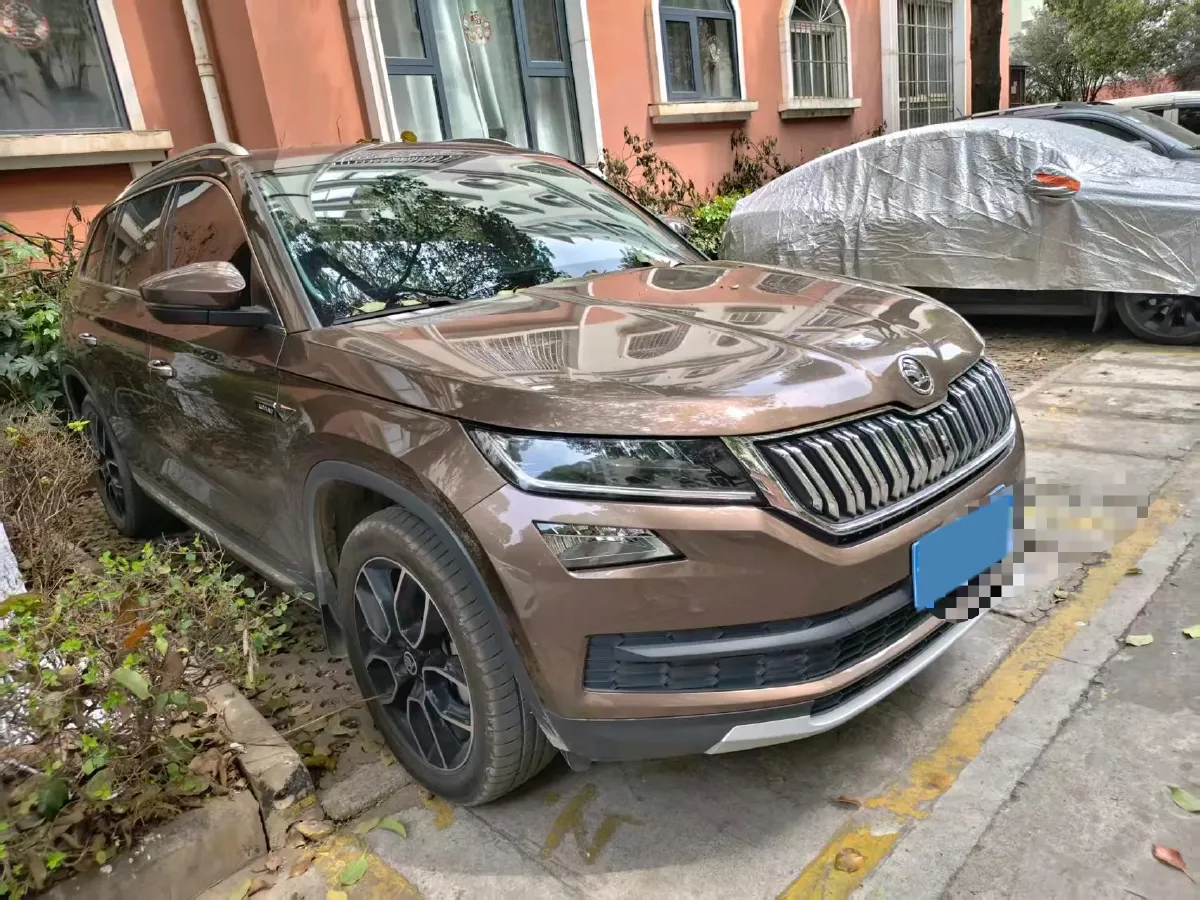 2018 Skoda Kodiak 2.0T 186HP L4 7DCT,autocango,china used car exporter,china ev exporter,chinese used car exporter,chinese used ev exporter