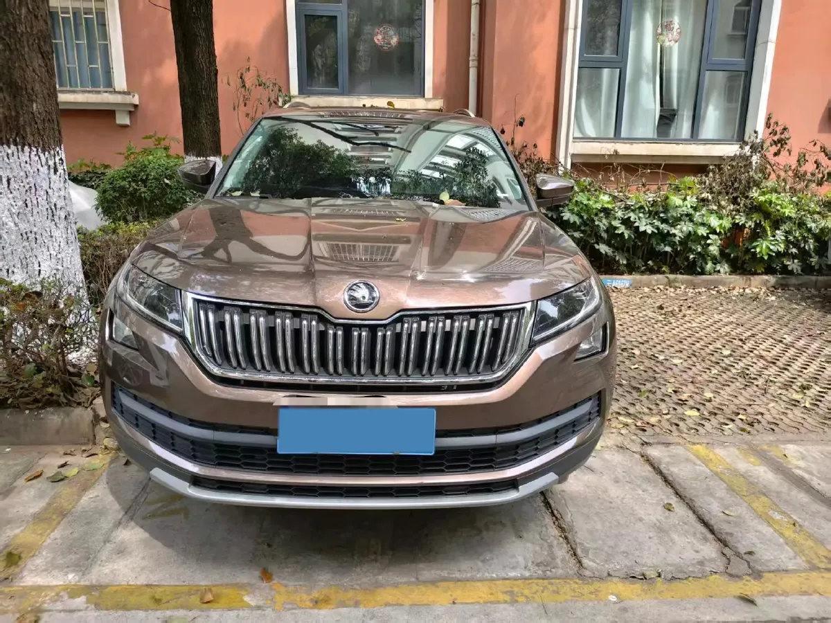 2018 Skoda Kodiak 2.0T 186HP L4 7DCT,autocango,china used car exporter,china ev exporter,chinese used car exporter,chinese used ev exporter