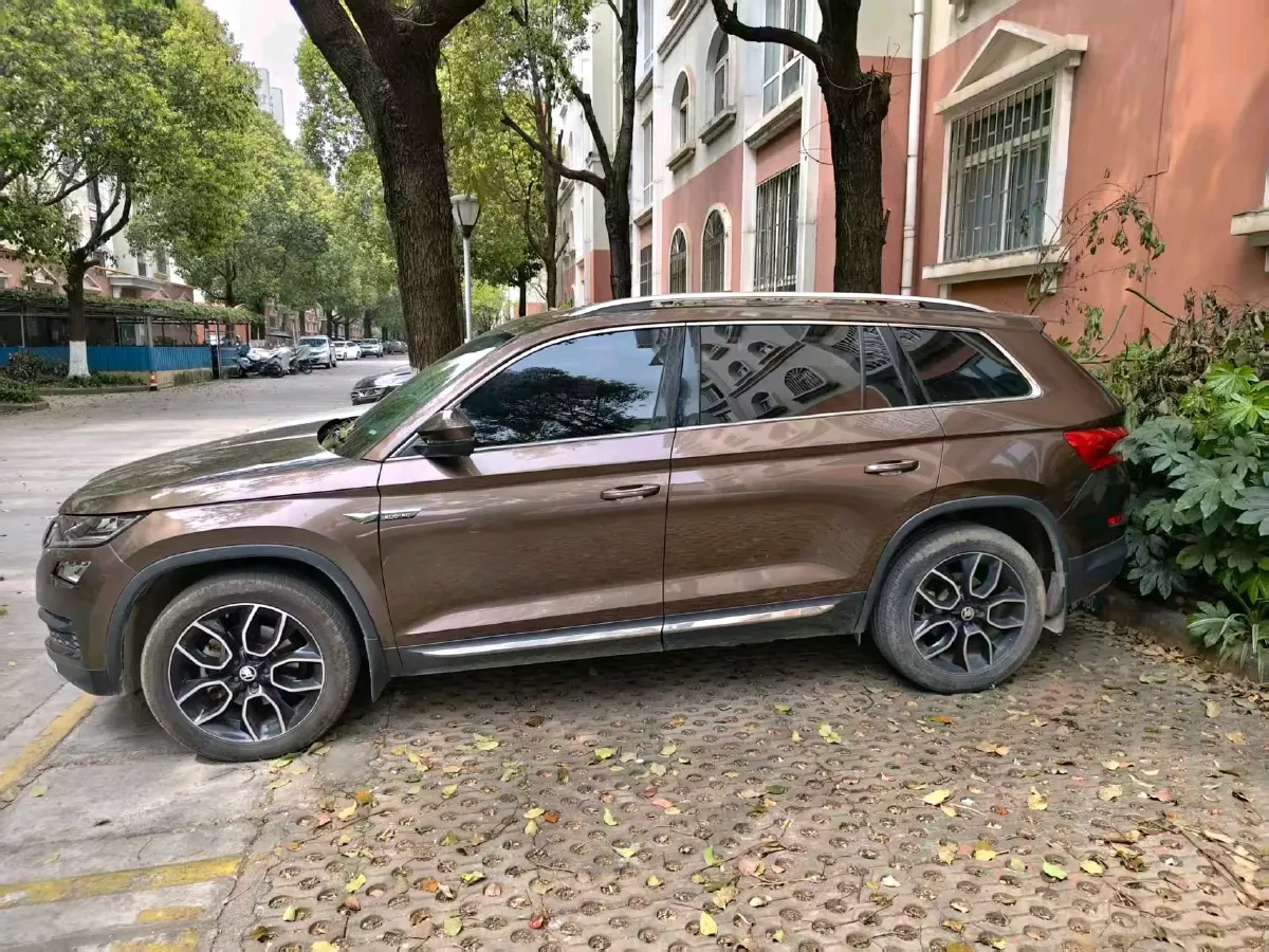 2018 Skoda Kodiak 2.0T 186HP L4 7DCT,autocango,china used car exporter,china ev exporter,chinese used car exporter,chinese used ev exporter