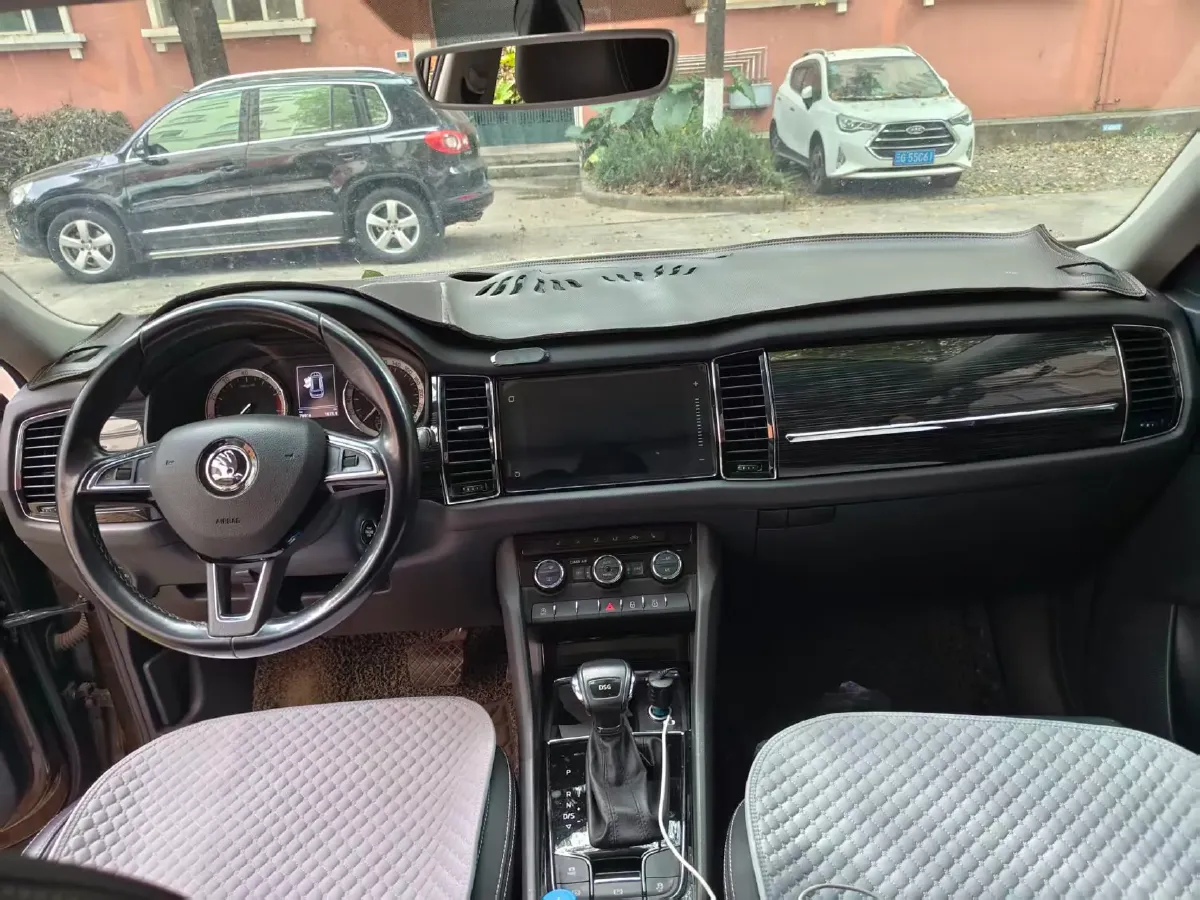 2018 Skoda Kodiak 2.0T 186HP L4 7DCT,autocango,china used car exporter,china ev exporter,chinese used car exporter,chinese used ev exporter