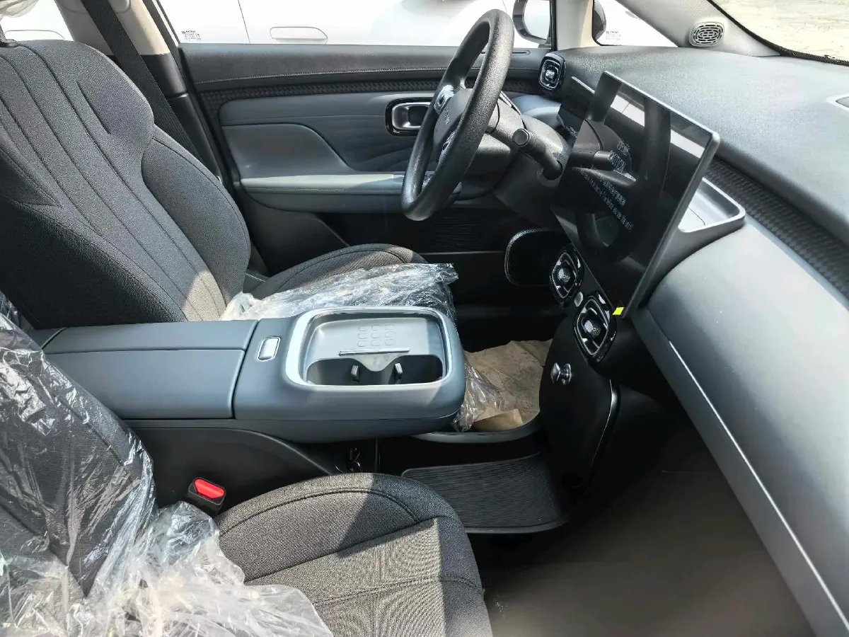 2025 Aion AION UT BEV,autocango,china used car exporter,china ev exporter,chinese used car exporter,chinese used ev exporter