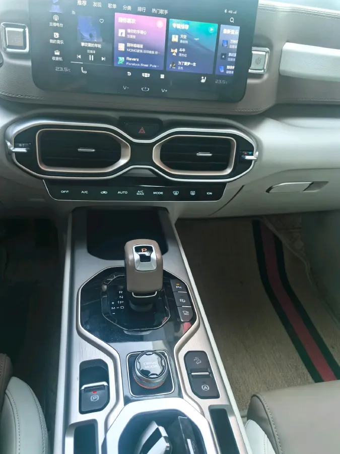 2022 Geely ICON 1.5T 177HP L3 6AT,autocango,china used car exporter,china ev exporter,chinese used car exporter,chinese used ev exporter