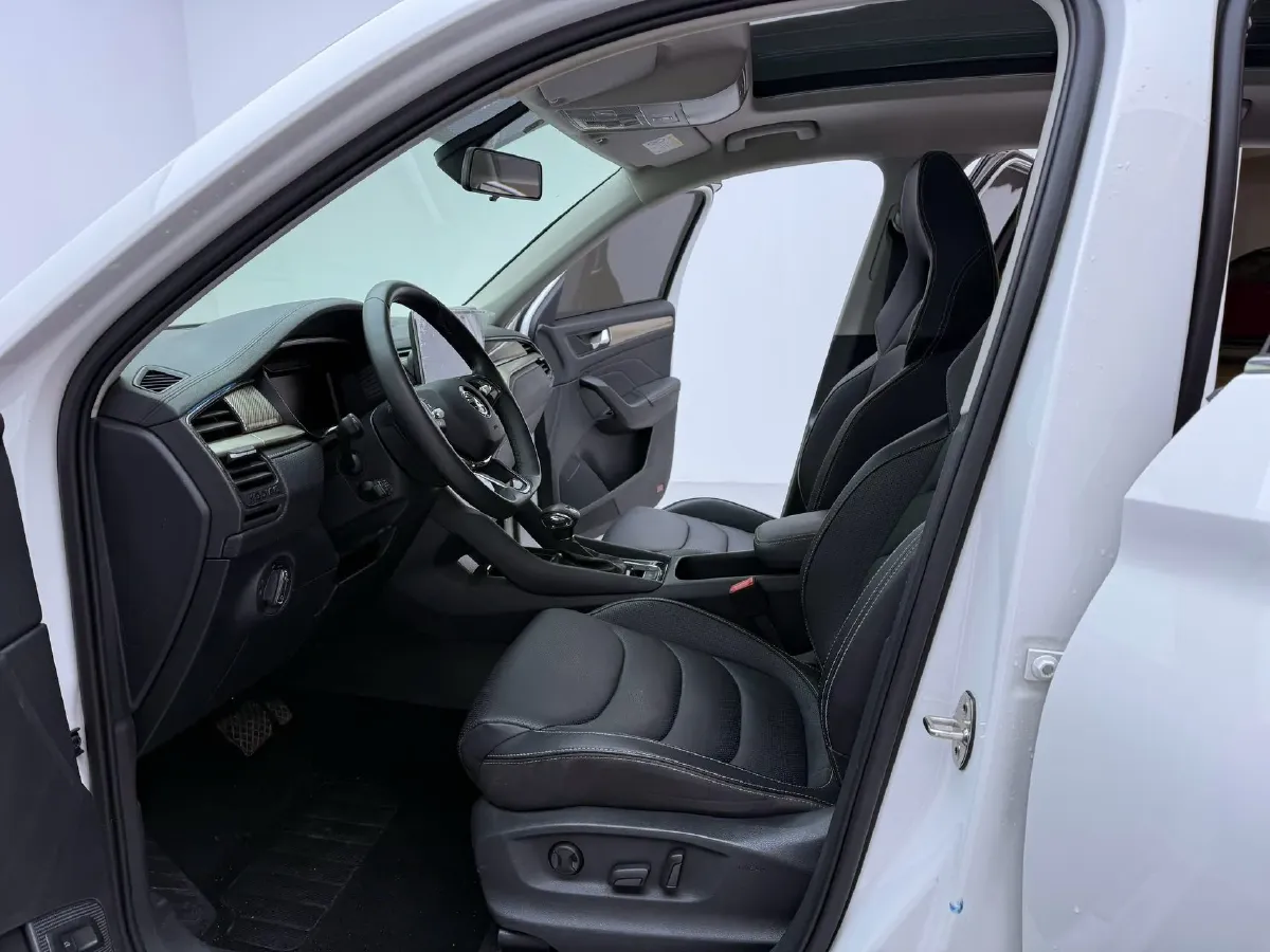 2022 Skoda Kodiak 2.0T 186HP L4 7DCT,autocango,china used car exporter,china ev exporter,chinese used car exporter,chinese used ev exporter