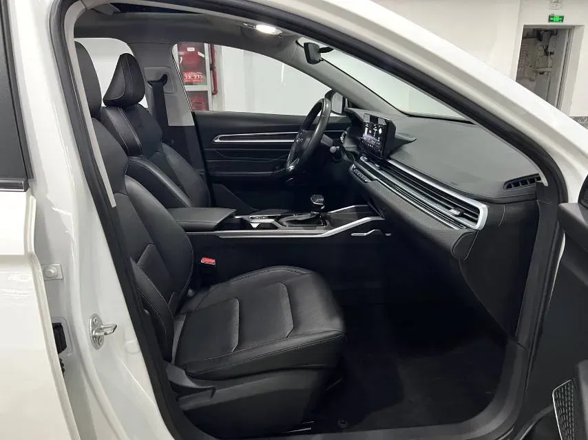 2022 Geely Emgrand 1.5L 114HP L4 CVT,autocango,china used car exporter,china ev exporter,chinese used car exporter,chinese used ev exporter