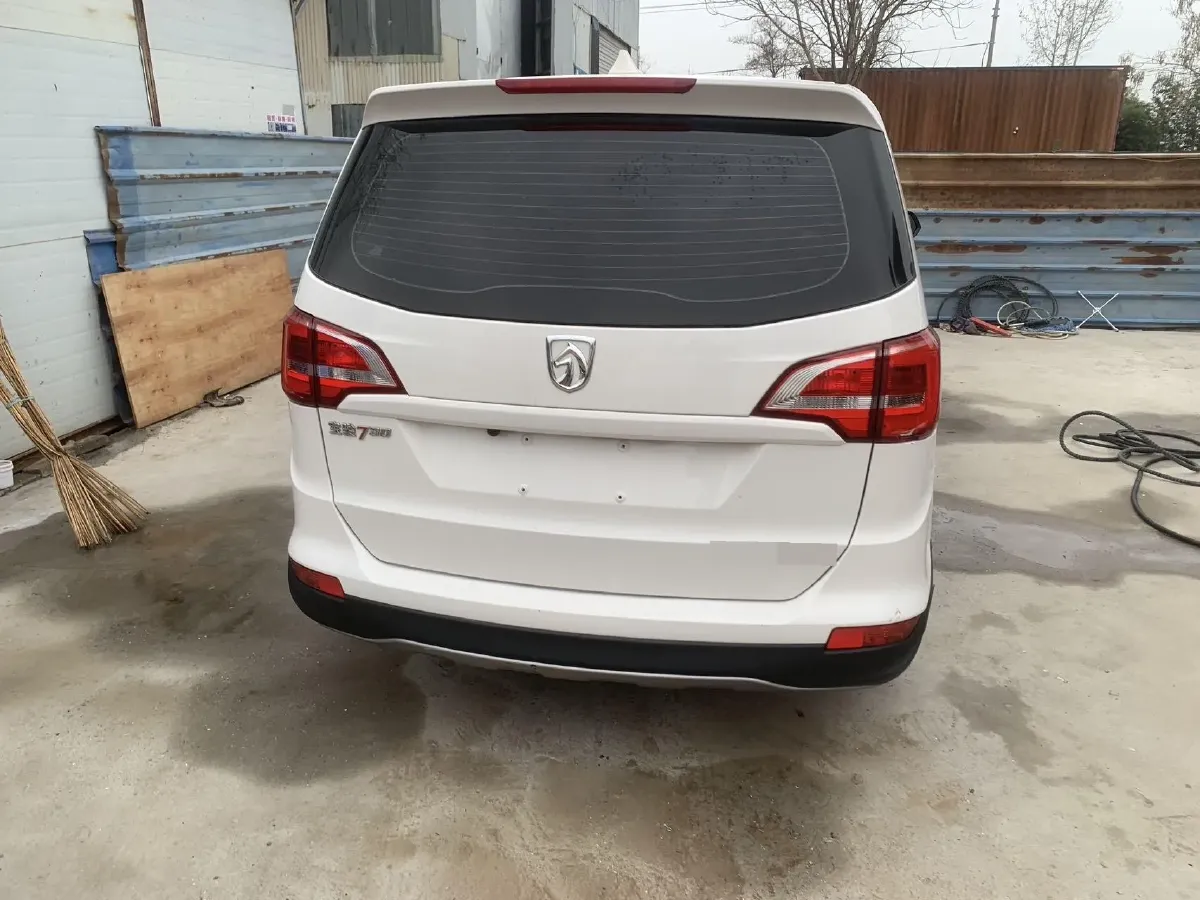 2019 BaoJun 730 1.5L 105HP L4 6MT,autocango,china used car exporter,china ev exporter,chinese used car exporter,chinese used ev exporter