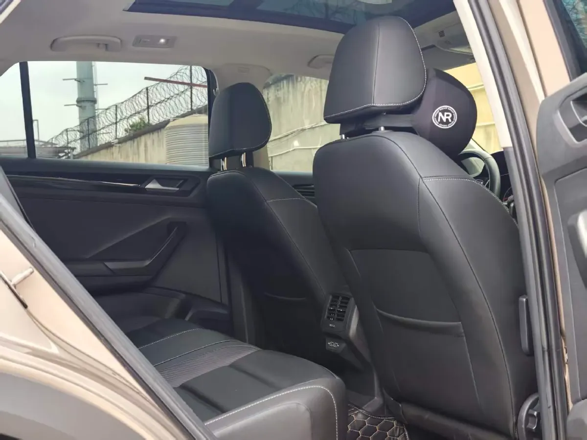 2019 Volkswagen T-Roc 1.4T 150HP L4 7DCT,autocango,china used car exporter,china ev exporter,chinese used car exporter,chinese used ev exporter