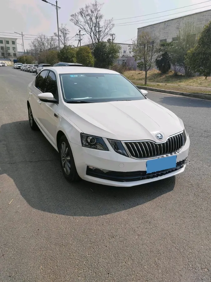 2018 Skoda Octavia 1.2T 116HP L4 7DCT,autocango,china used car exporter,china ev exporter,chinese used car exporter,chinese used ev exporter
