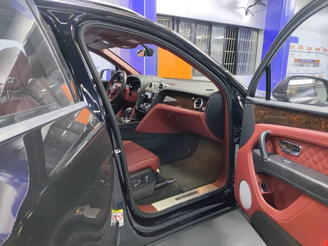 2017 Bentley Bentayga 6.0T 608HP W12 8AT,autocango,china used car exporter,china ev exporter,chinese used car exporter,chinese used ev exporter