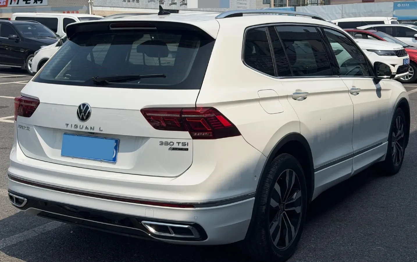 2024 Volkswagen Tiguan L 2.0T 220HP L4 7DCT,autocango,china used car exporter,china ev exporter,chinese used car exporter,chinese used ev exporter