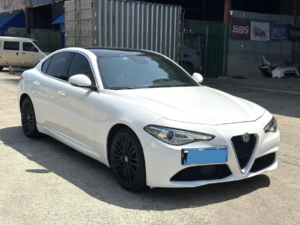 2017 Ford Mustang 2.3T 314HP L4 6AT,autocango,china used car exporter,china ev exporter,chinese used car exporter,chinese used ev exporter