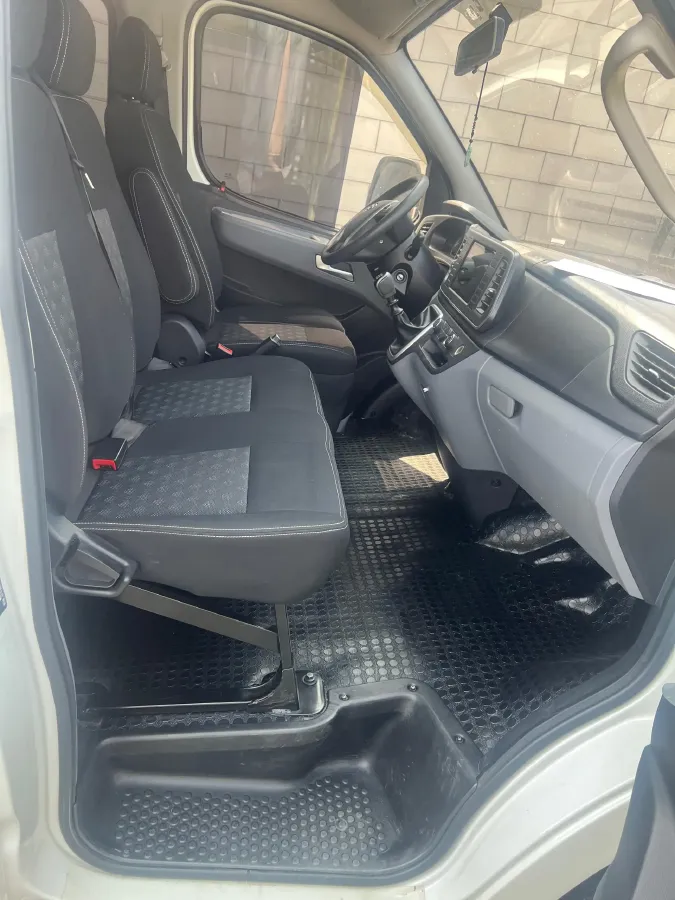 2021 MAXUS XinTu V80 2.0T 139HP L4 6MT,autocango,china used car exporter,china ev exporter,chinese used car exporter,chinese used ev exporter