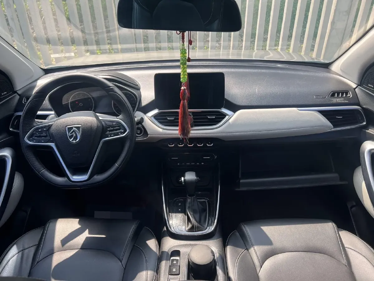 2018 BaoJun 530 1.5T 150HP L4 6DCT,autocango,china used car exporter,china ev exporter,chinese used car exporter,chinese used ev exporter