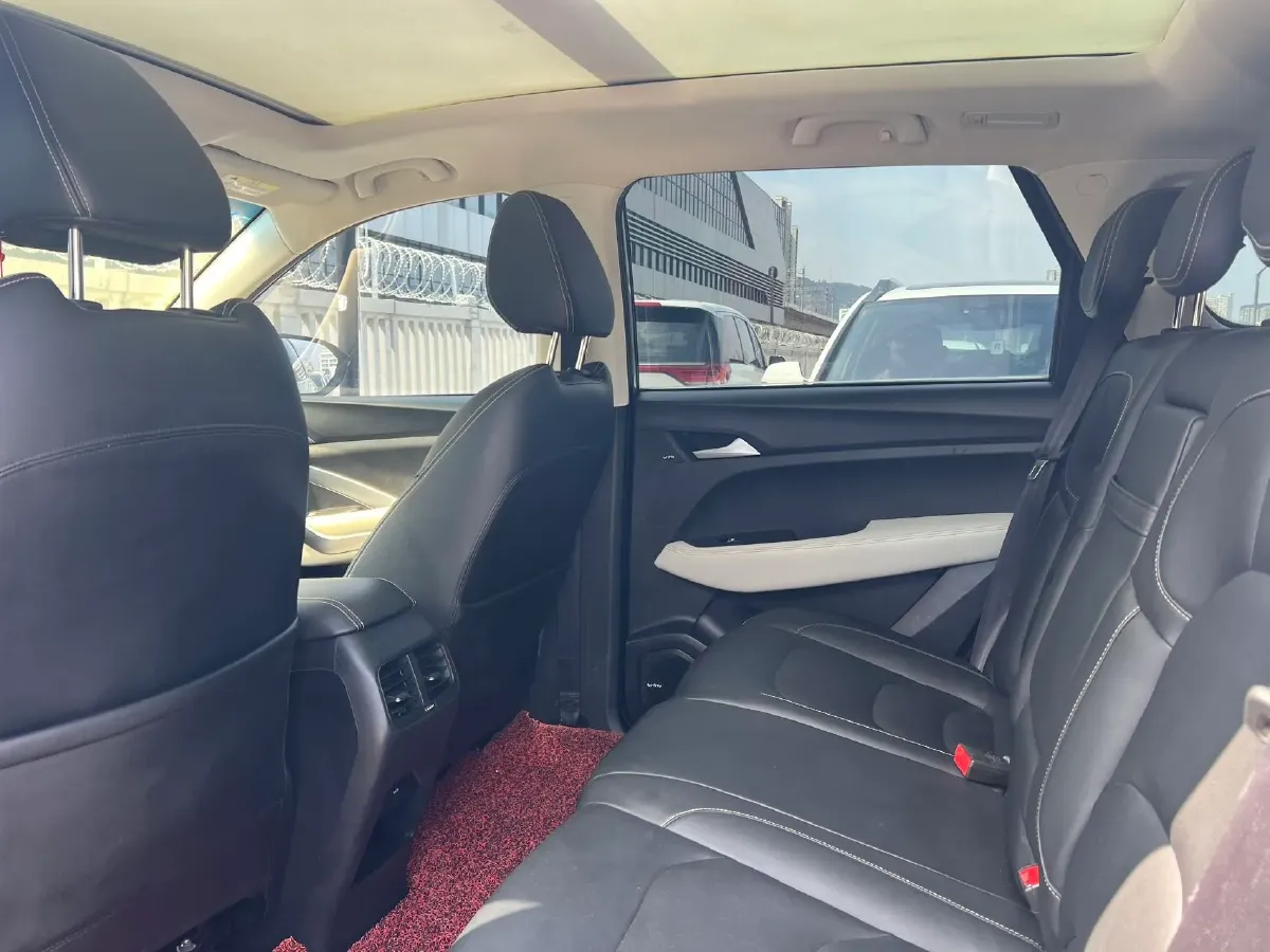 2018 BaoJun 530 1.5T 150HP L4 6DCT,autocango,china used car exporter,china ev exporter,chinese used car exporter,chinese used ev exporter