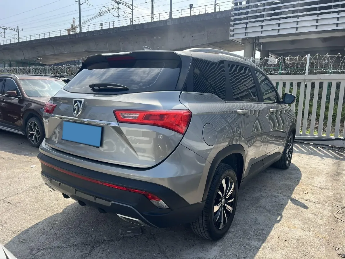 2018 BaoJun 530 1.5T 150HP L4 6DCT,autocango,china used car exporter,china ev exporter,chinese used car exporter,chinese used ev exporter