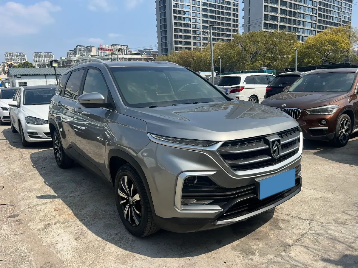 2018 BaoJun 530 1.5T 150HP L4 6DCT,autocango,china used car exporter,china ev exporter,chinese used car exporter,chinese used ev exporter