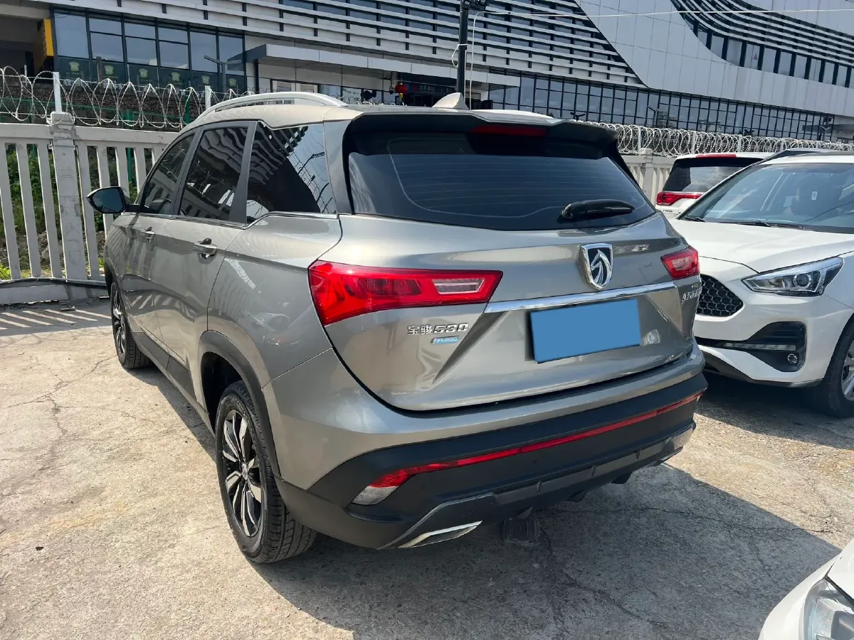 2018 BaoJun 530 1.5T 150HP L4 6DCT,autocango,china used car exporter,china ev exporter,chinese used car exporter,chinese used ev exporter