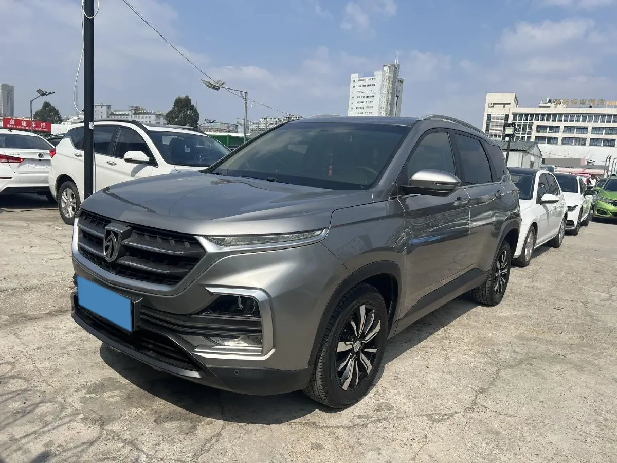 2018 BaoJun 530 1.5T 150HP L4 6DCT,autocango,china used car exporter,china ev exporter,chinese used car exporter,chinese used ev exporter