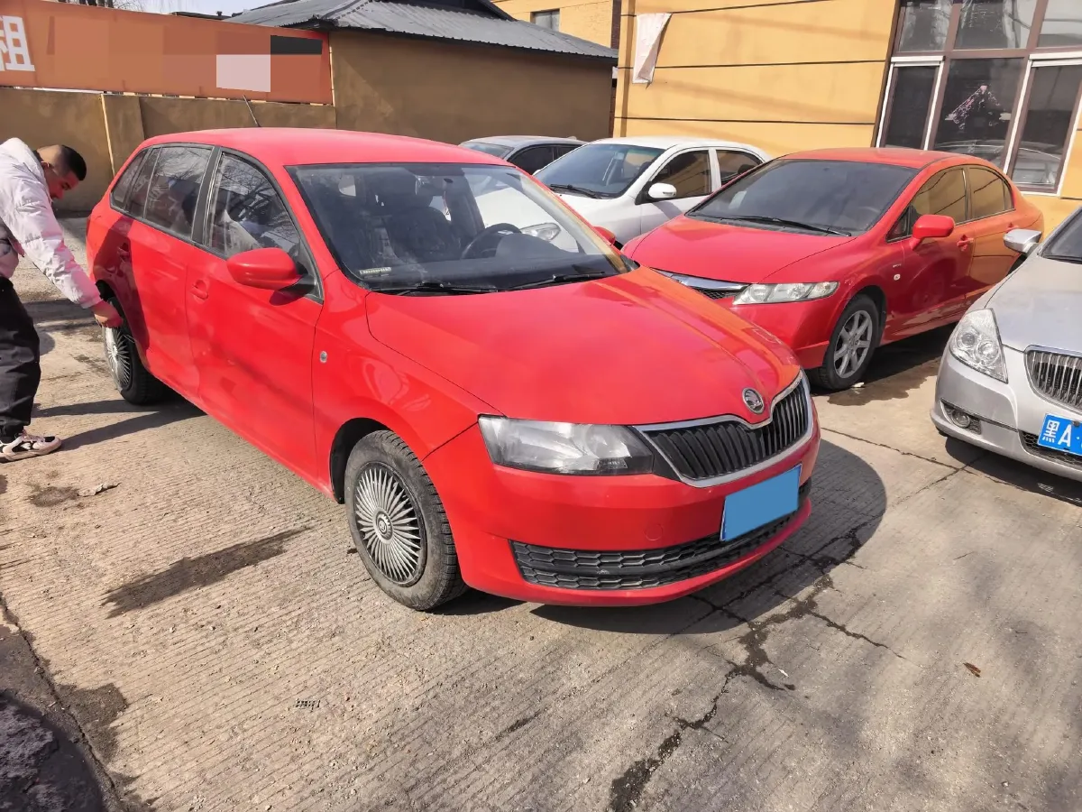 2016 Skoda Rapid Spaceback 1.4L 90HP L4 5MT,autocango,china used car exporter,china ev exporter,chinese used car exporter,chinese used ev exporter