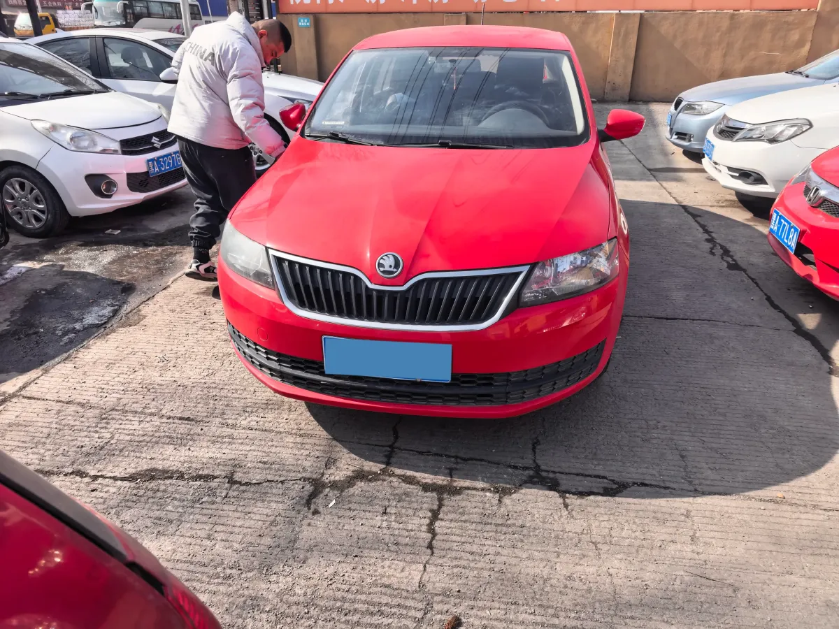 2016 Skoda Rapid Spaceback 1.4L 90HP L4 5MT,autocango,china used car exporter,china ev exporter,chinese used car exporter,chinese used ev exporter