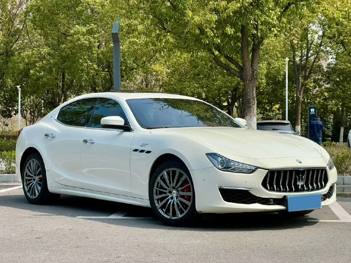 2022 Audi Q7 2.0T 245HP L4 8AT,autocango,china used car exporter,china ev exporter,chinese used car exporter,chinese used ev exporter