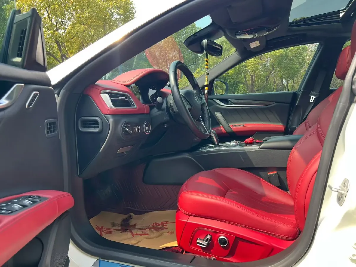 2022 Audi Q7 2.0T 245HP L4 8AT,autocango,china used car exporter,china ev exporter,chinese used car exporter,chinese used ev exporter