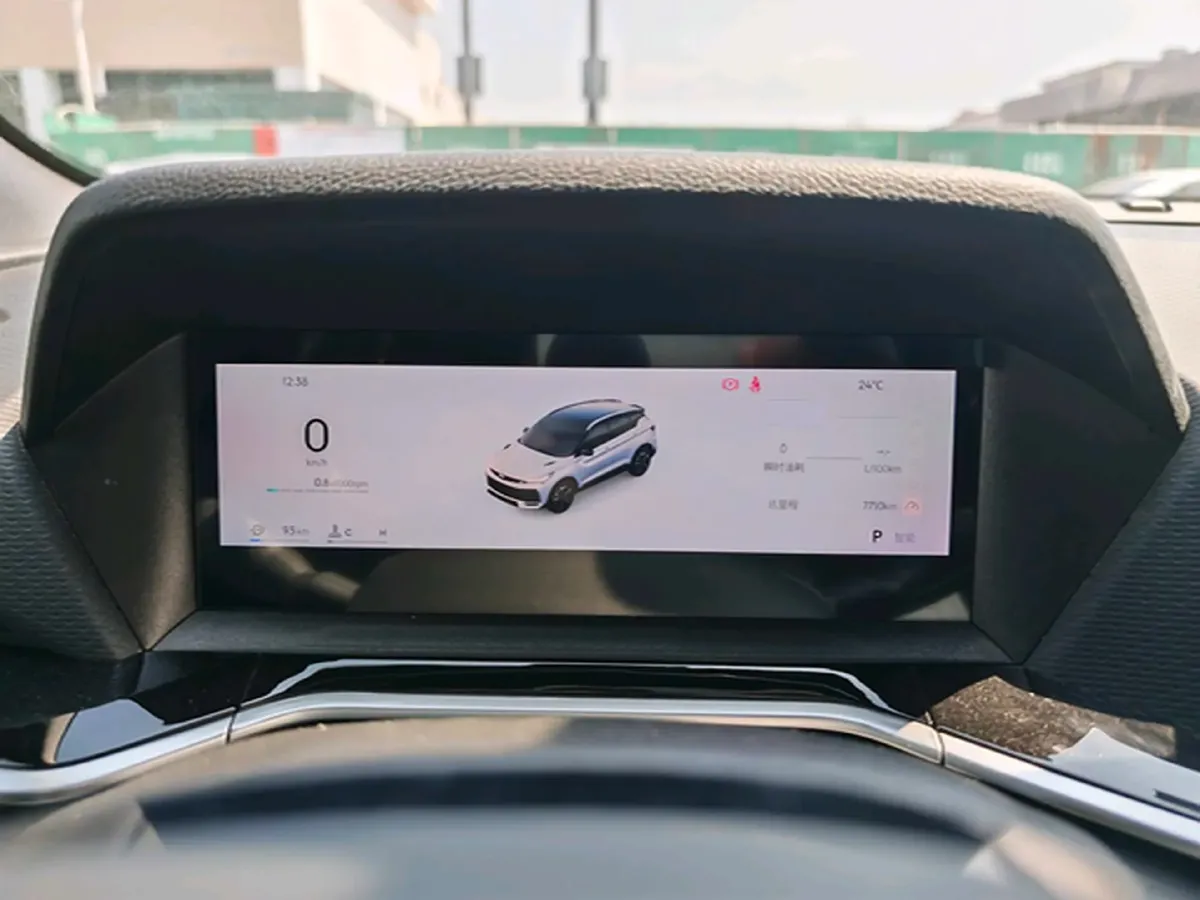 2025 Geely Coolray 1.5T 181HP L4 7DCT,autocango,china used car exporter,china ev exporter,chinese used car exporter,chinese used ev exporter