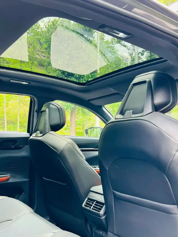 2024 ChangAn UNI-V iDD 1.5L 110HP L4 E-CVT PHEV 18.99KWH,autocango,china used car exporter,china ev exporter,chinese used car exporter,chinese used ev exporter