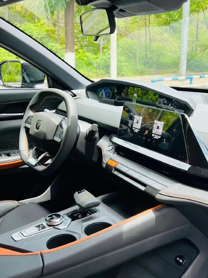 2024 ChangAn UNI-V iDD 1.5L 110HP L4 E-CVT PHEV 18.99KWH,autocango,china used car exporter,china ev exporter,chinese used car exporter,chinese used ev exporter